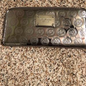 AUTHENTIC Michael Kors Wallet NEW